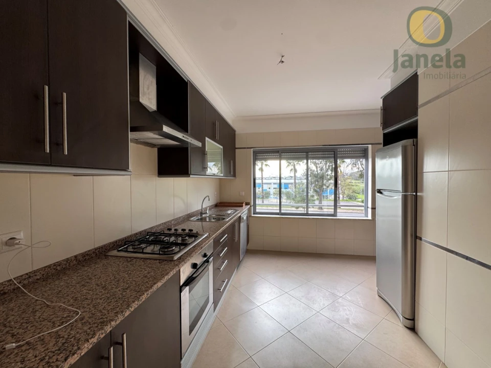 Apartamento T3 para Venda em Olhão Foto 3