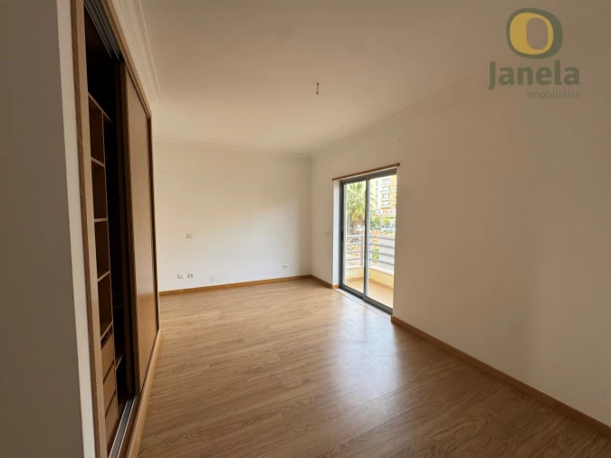 Apartamento T3 para Venda em Olhão Foto 7