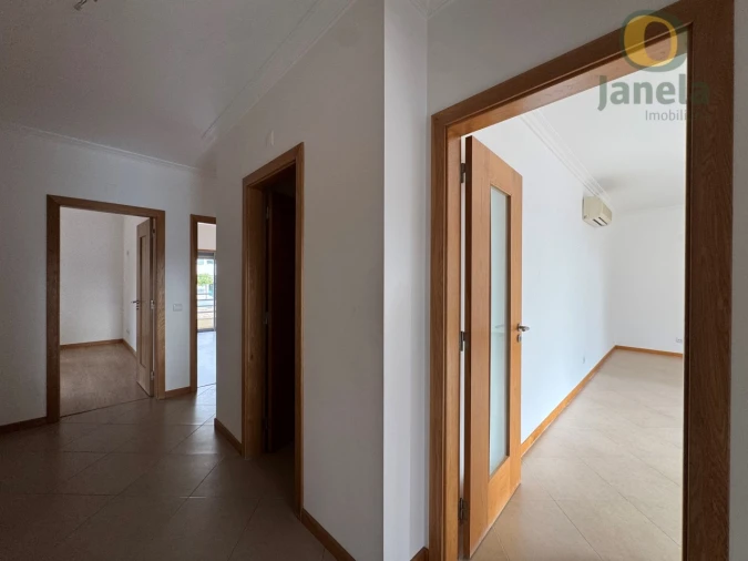 Apartamento T3 para Venda em Olhão Foto 8