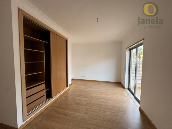 Apartamento T3 para Venda em Olhão Foto 9