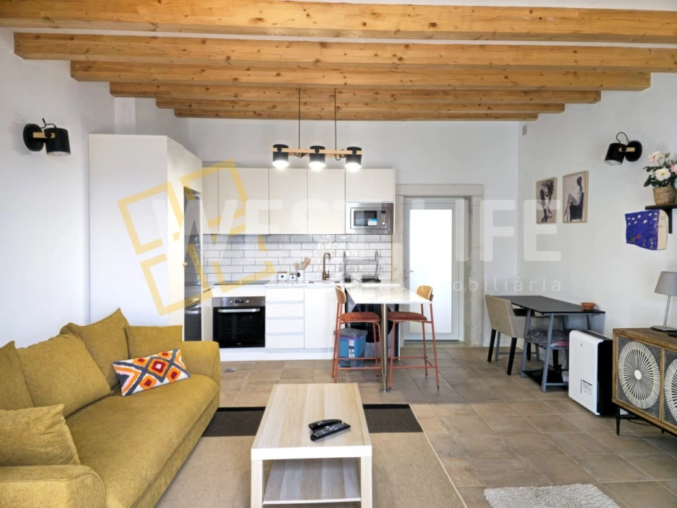 Garagem para Arrendamento em Santo Isidoro Foto 1