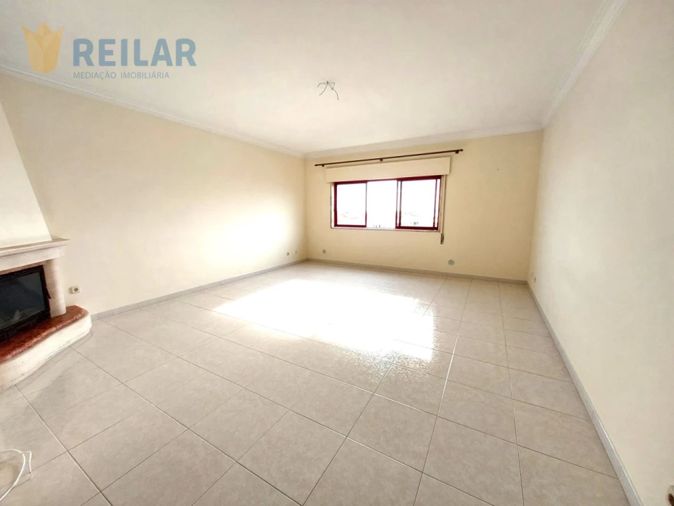 Apartamento T3 para Arrendamento em Póvoa de Santa Iria e Forte da Casa Foto 1