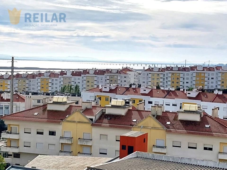 Apartamento T3 para Arrendamento em Póvoa de Santa Iria e Forte da Casa Foto 4