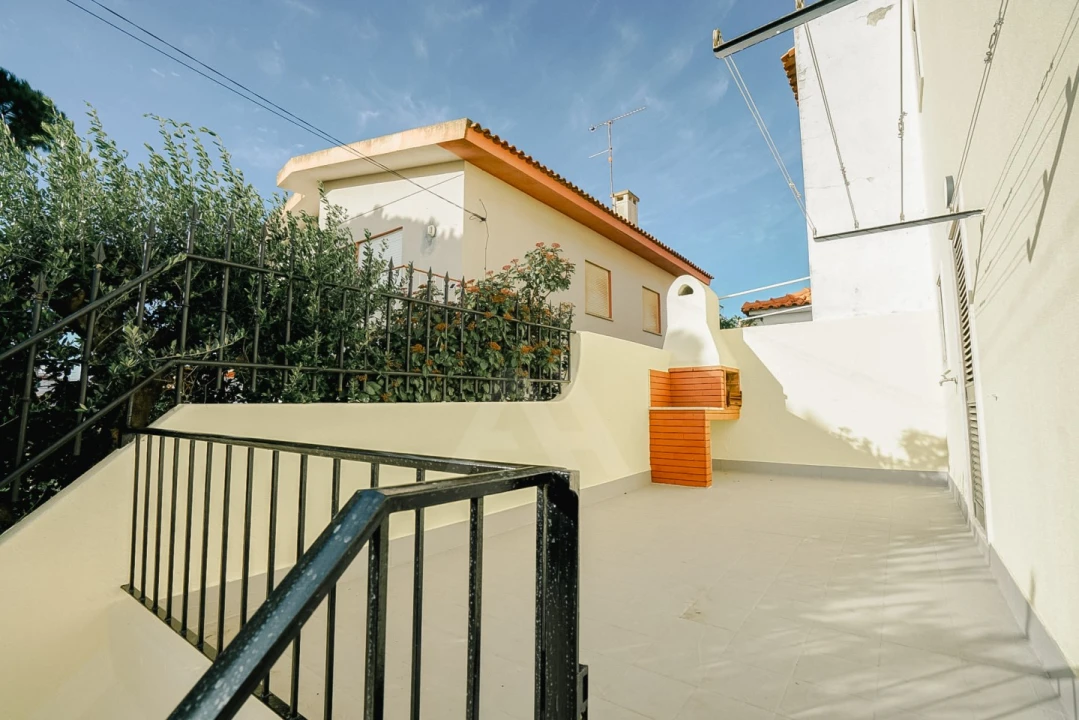 Moradia T3 para Venda em Alcabideche Foto 20