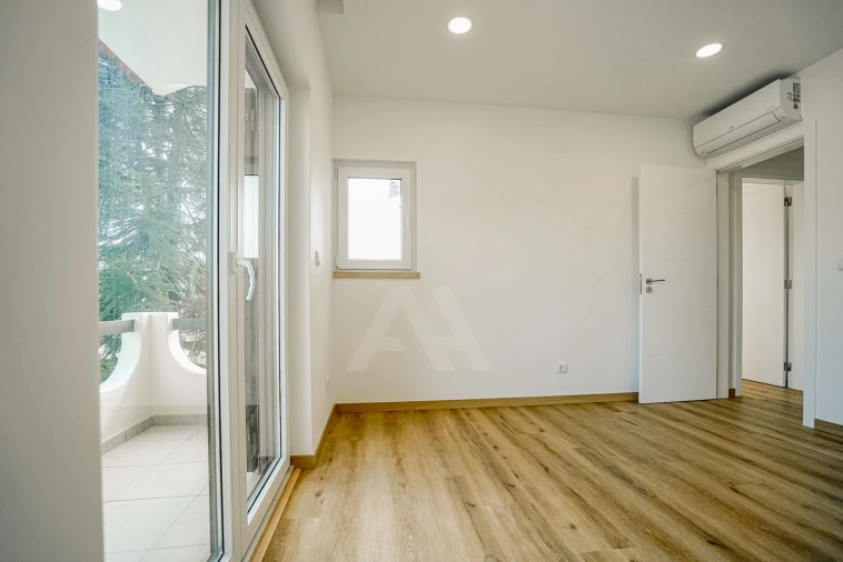 Moradia T3 para Venda em Alcabideche Foto 11