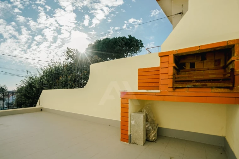 Moradia T3 para Venda em Alcabideche Foto 22