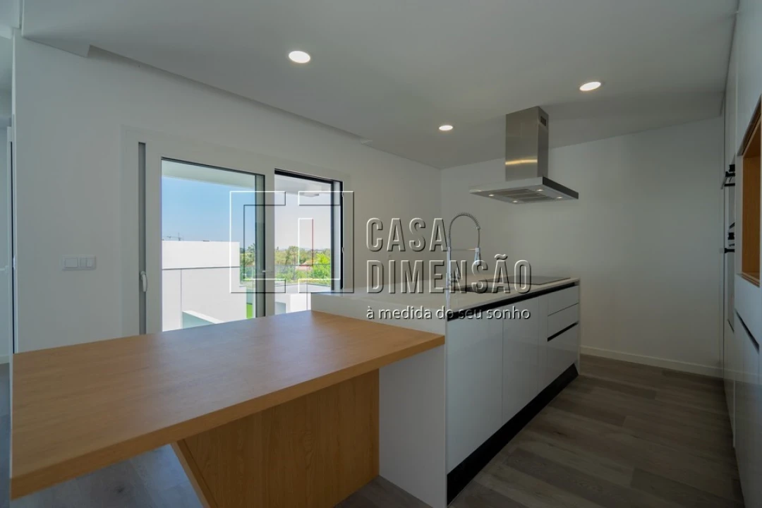 Moradia T4 para Venda em Corroios Foto 13