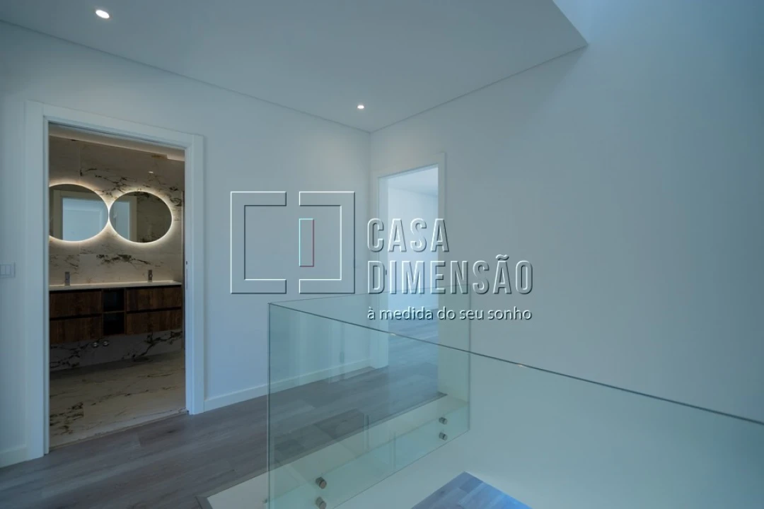 Moradia T4 para Venda em Corroios Foto 28