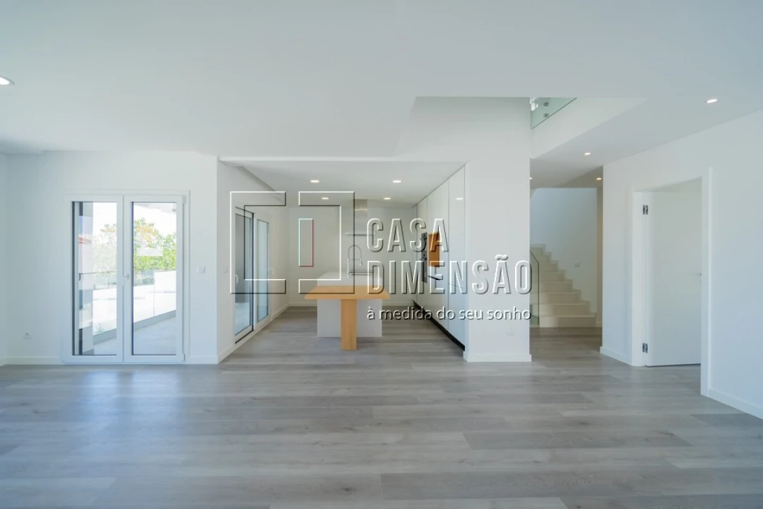 Moradia T4 para Venda em Corroios Foto 7