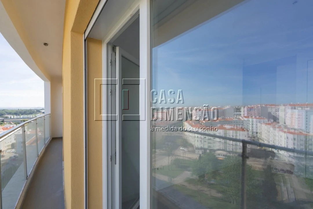 Apartamento T2 para Venda em Corroios Foto 27