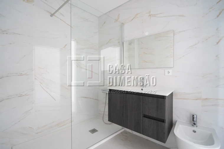 Apartamento T2 para Venda em Corroios Foto 17