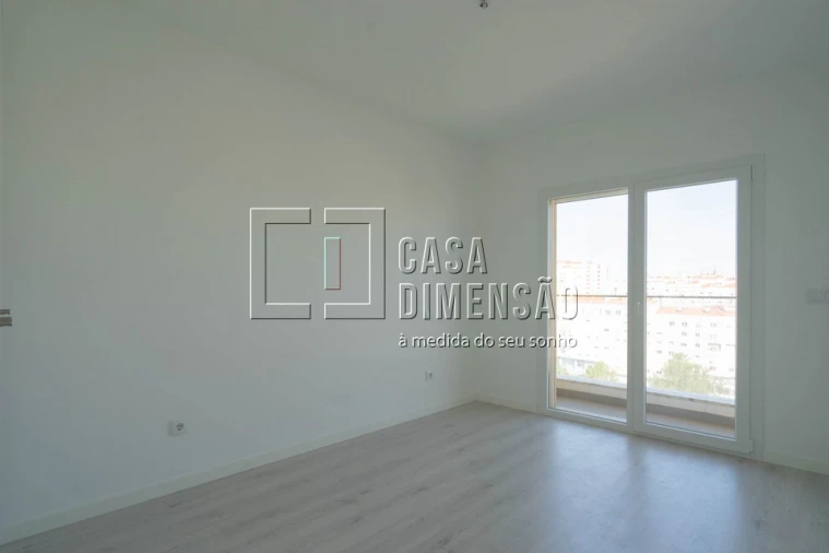 Apartamento T2 para Venda em Corroios Foto 18