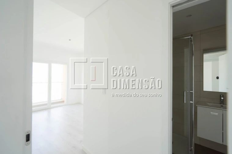 Apartamento T2 para Venda em Corroios Foto 23