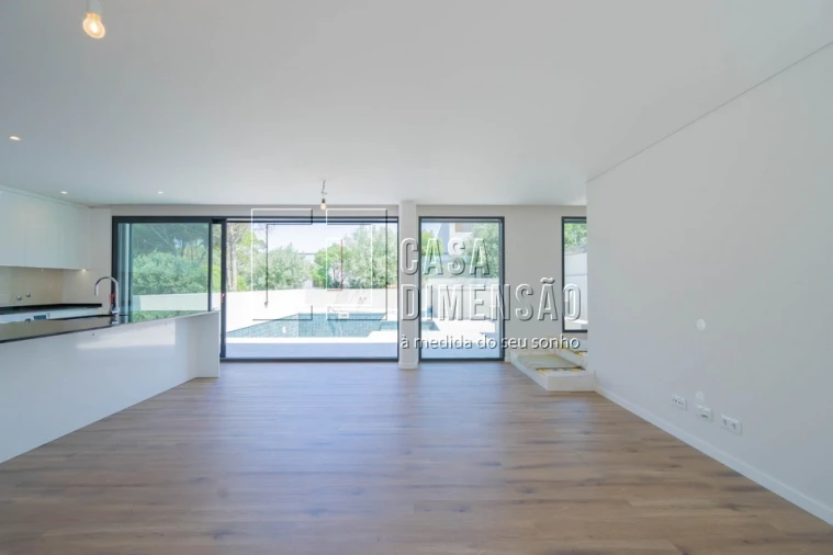 Moradia T3 para Venda em Barcarena Foto 5