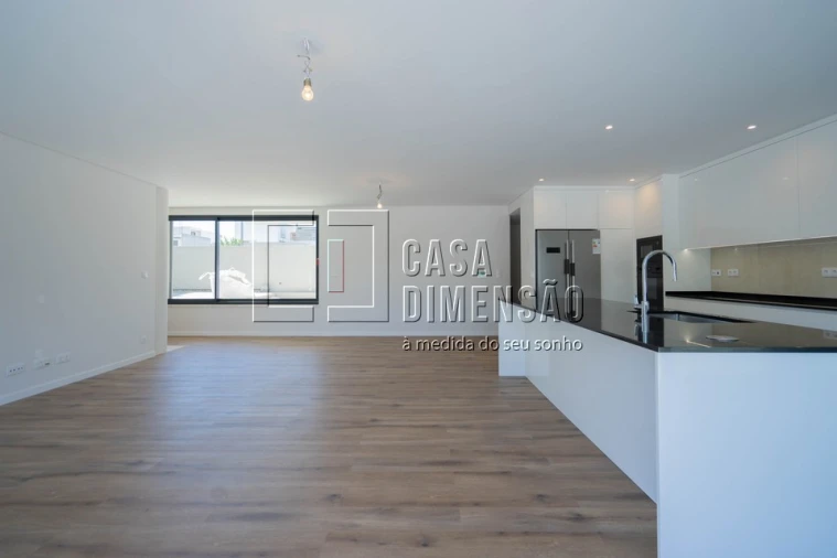 Moradia T3 para Venda em Barcarena Foto 11