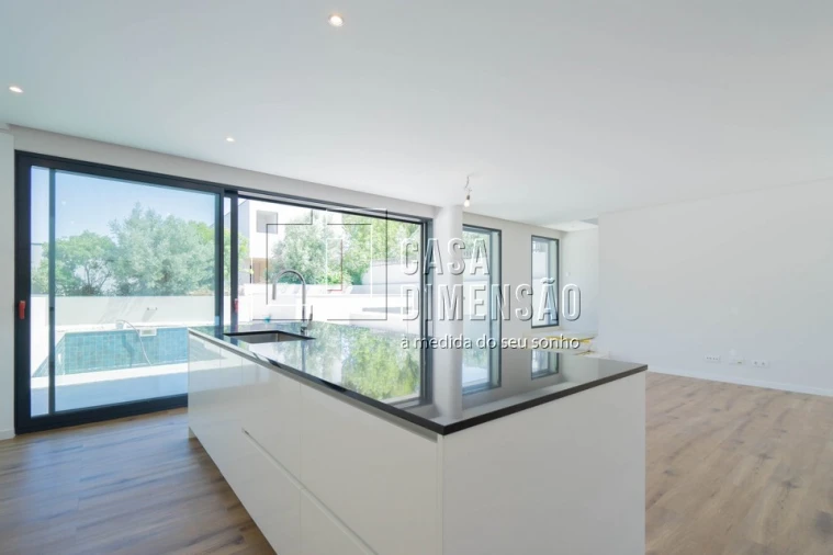 Moradia T3 para Venda em Barcarena Foto 16