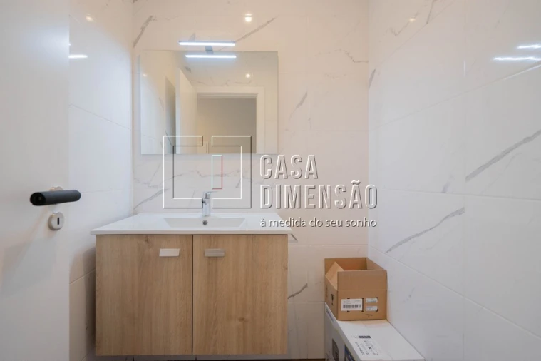 Moradia T3 para Venda em Barcarena Foto 23