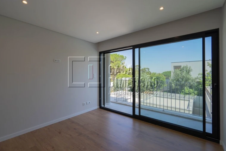 Moradia T3 para Venda em Barcarena Foto 61