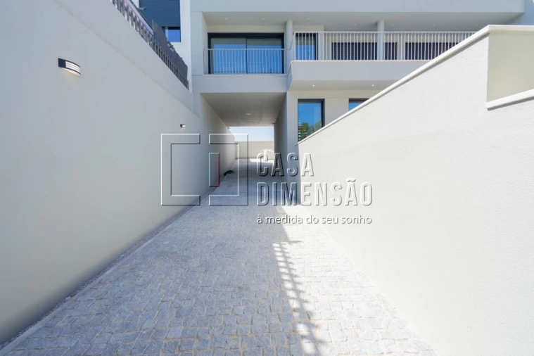 Moradia T3 para Venda em Barcarena Foto 90