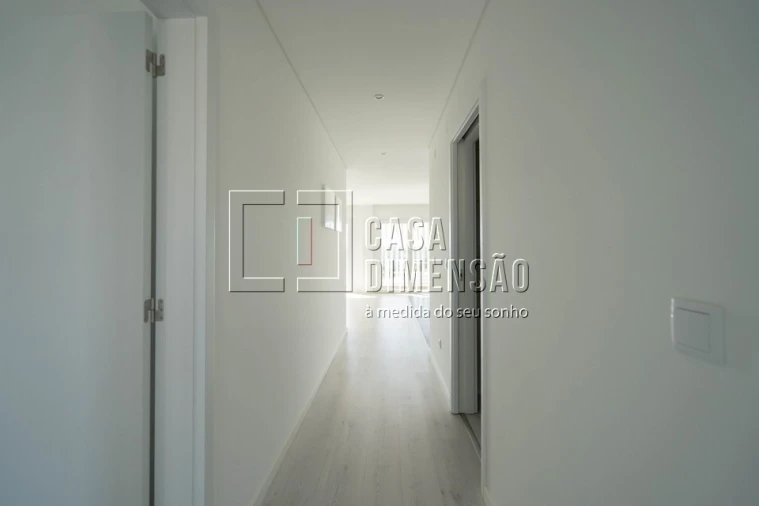 Apartamento T2 para Venda em Corroios Foto 23