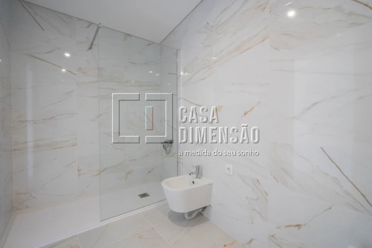 Apartamento T2 para Venda em Corroios Foto 26