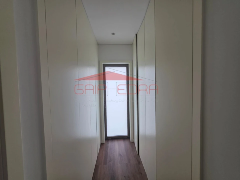 Moradia T3 para Venda em Esmoriz Foto 24