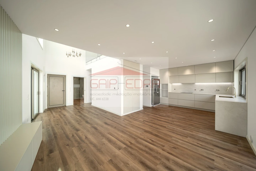 Moradia T3 para Venda em Esmoriz Foto 3