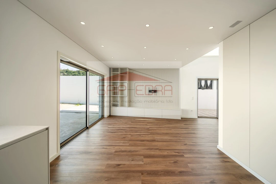 Moradia T3 para Venda em Esmoriz Foto 7