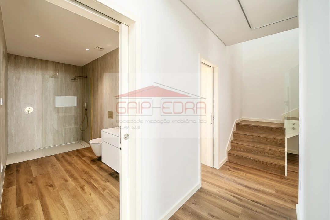 Moradia T3 para Venda em Esmoriz Foto 11