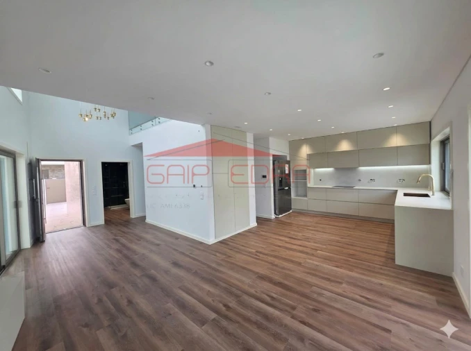 Moradia T3 para Venda em Esmoriz Foto 5