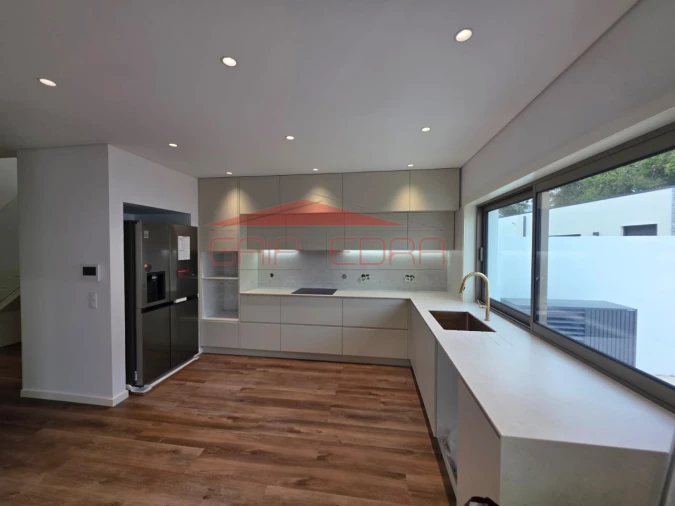 Moradia T3 para Venda em Esmoriz Foto 7