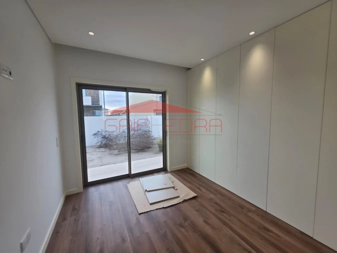 Moradia T3 para Venda em Esmoriz Foto 12