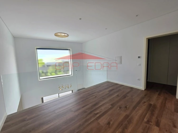 Moradia T3 para Venda em Esmoriz Foto 18