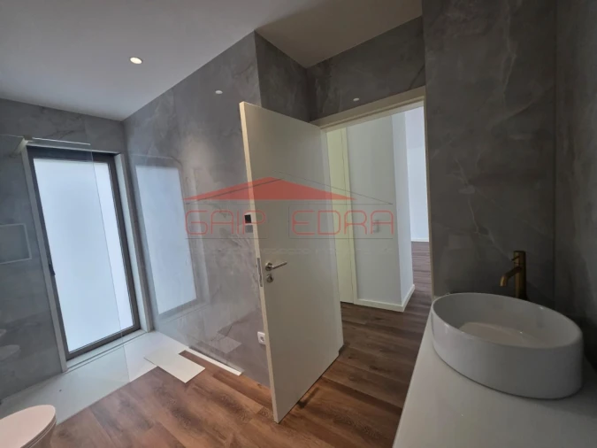 Moradia T3 para Venda em Esmoriz Foto 22