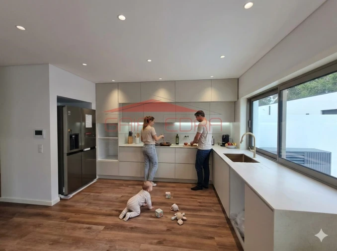 Moradia T3 para Venda em Esmoriz Foto 4