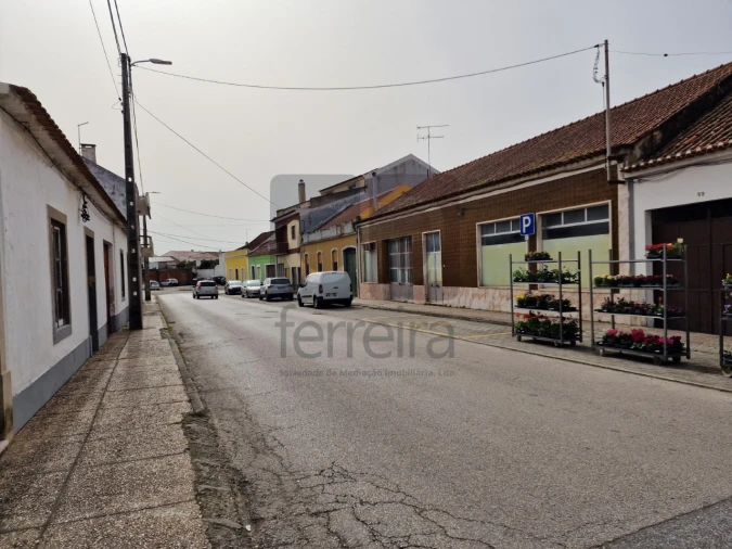 Armazém para Arrendamento em Almeirim Foto 3