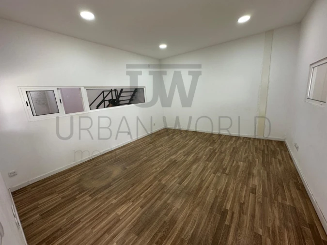 Armazém para Venda em Venda do Pinheiro e Santo Estêvão das Galés Foto 4