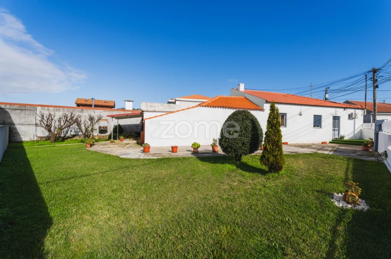 Moradia T4 para Venda em Anta e Guetim Foto 2