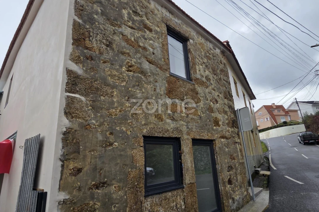 Moradia T9 para Venda em Sanguedo Foto 1