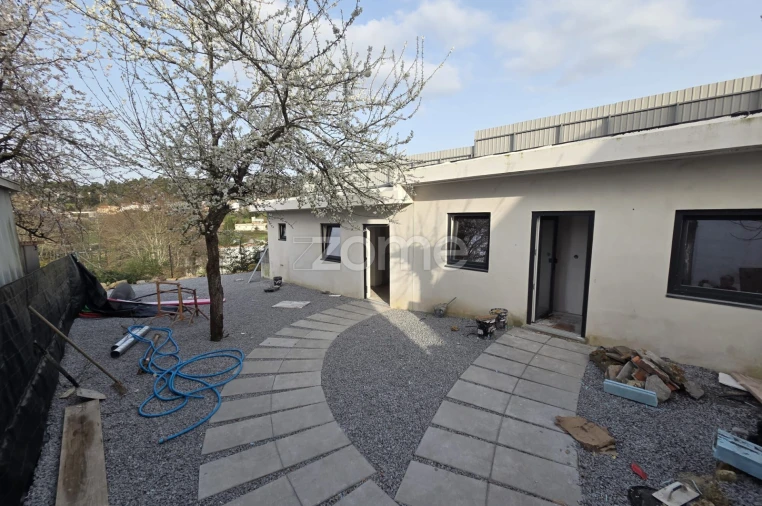 Moradia T9 para Venda em Sanguedo Foto 22