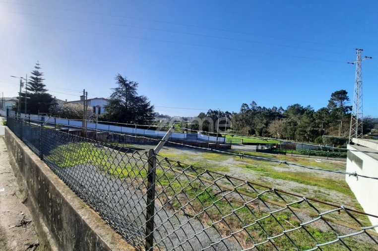 Terreno para Arrendamento em Alvarelhos e Guidões Foto 10