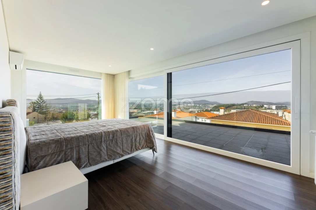 Moradia T3 para Venda em Nogueira, Fraião e Lamaçães Foto 34