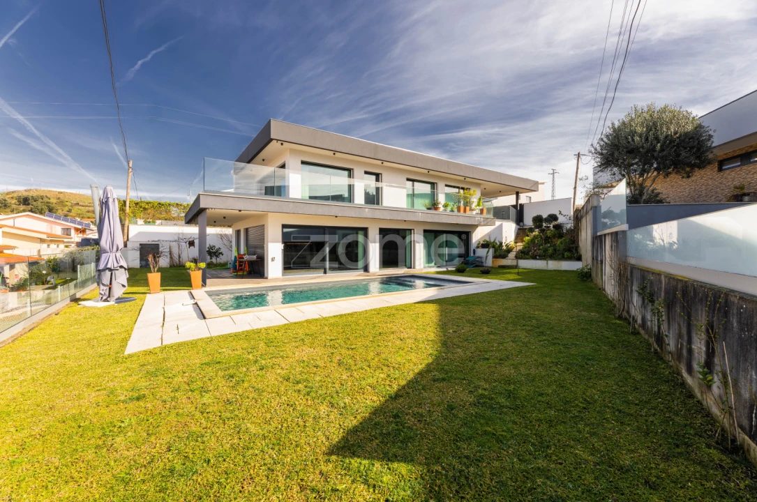 Moradia T3 para Venda em Nogueira, Fraião e Lamaçães Foto 1