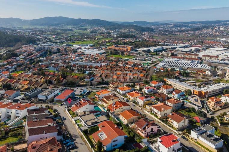 Moradia T3 para Venda em Nogueira, Fraião e Lamaçães Foto 41