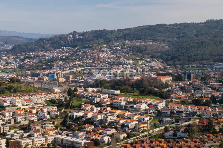 Moradia T3 para Venda em Nogueira, Fraião e Lamaçães Foto 45