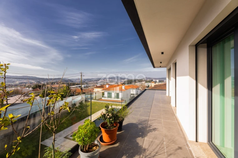 Moradia T3 para Venda em Nogueira, Fraião e Lamaçães Foto 31