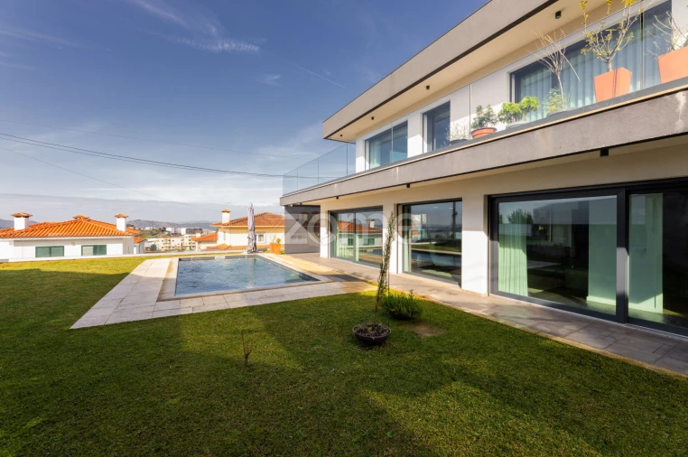 Moradia T3 para Venda em Nogueira, Fraião e Lamaçães Foto 25