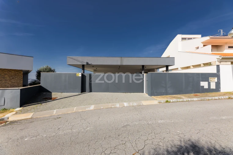 Moradia T3 para Venda em Nogueira, Fraião e Lamaçães Foto 4