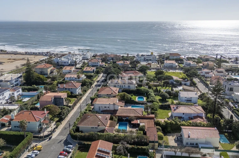 Moradia T5 para Venda em Carcavelos e Parede