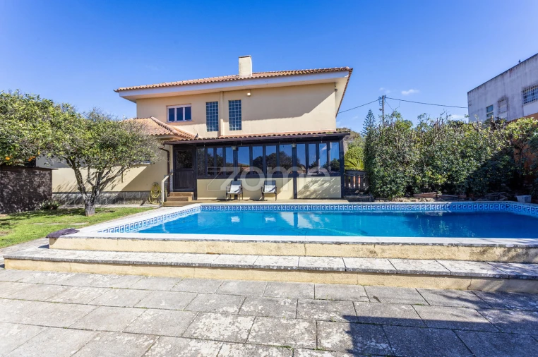 Moradia T5 para Venda em Carcavelos e Parede Foto 2